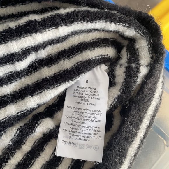 Sweater - Picture 5 of 5